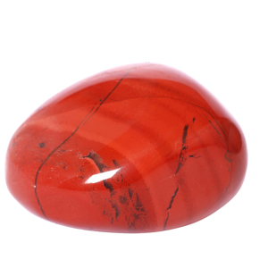 Diaspro rosso opaco con una texture uniforme, perfetto per gioielli dal carattere deciso.