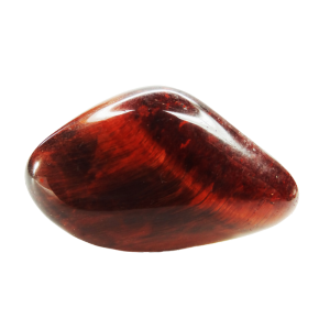 Pietra cangiante con riflessi rossi e marroni, caratterizzata dal suo effetto seta naturale.