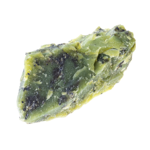 Pietra con sfumature verdi brillanti e venature naturali, simile alla pelle di una lucertola.