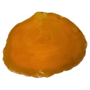 Agata Gialla dalle sfumature solari, con un motivo naturale che varia dal giallo chiaro al dorato intenso.
