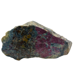 Pietra Rubylepidolite con tonalità viola-rosate e riflessi lucenti, usata in gioielli e cristalloterapia.