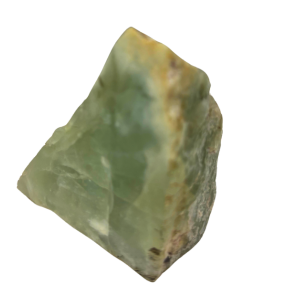 Pietra New Jade di colore verde pallido con finitura levigata, utilizzata in gioielli e oggetti decorativi.