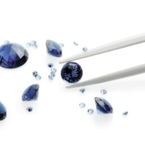 Siamite Color Zaffiro Blu-Violetto con Tonalità Grigia, taglio brillante